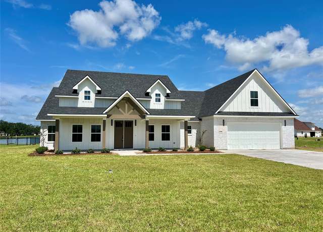 Property at 839 Oak Ridge Dr, Angleton, TX 77515, 5 beds, 3.5 baths