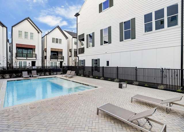 Property at 3410 Timbergrove Heights St, Houston, TX 77008, 3 beds, 3.5 baths