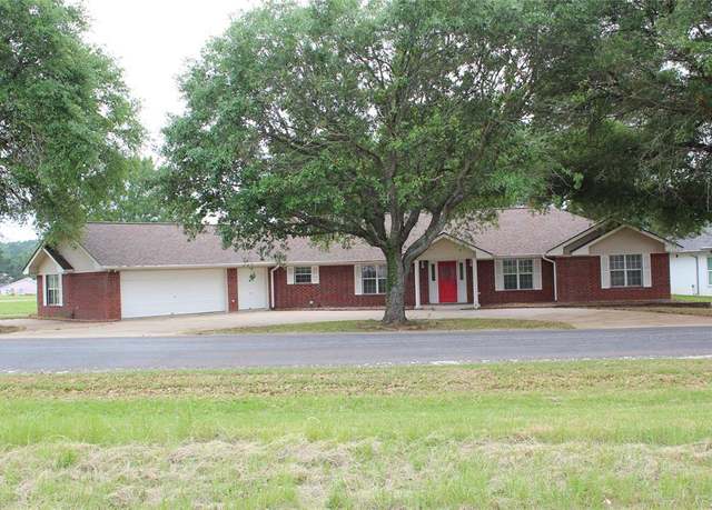 Property at 27 Westwood Dr W, Trinity, TX 75862, 3 beds, 2.5 baths