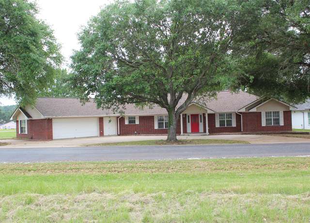 Property at 27 Westwood Dr W, Trinity, TX 75862, 3 beds, 2.5 baths