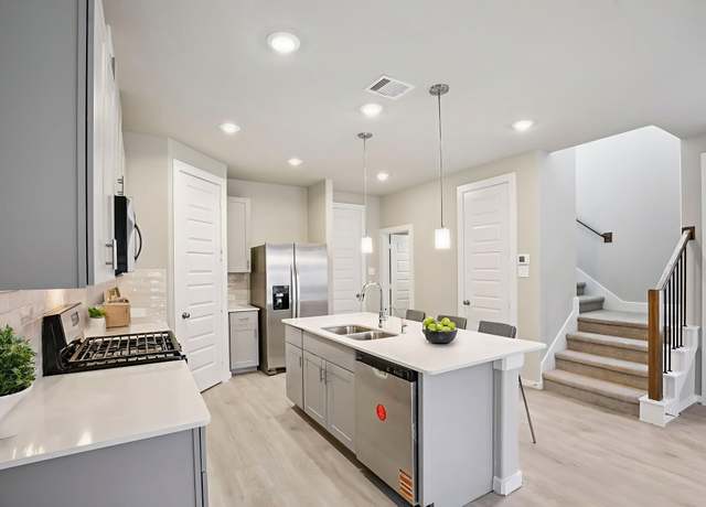 Property at 4105 Fig Grove St, Houston, TX 77080, 3 beds, 2.5 baths