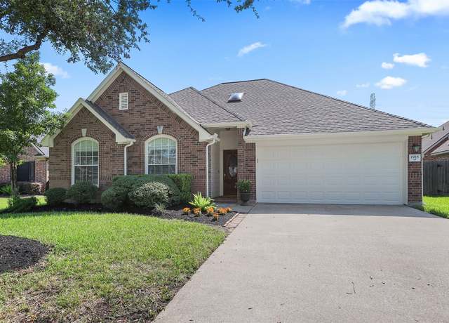 Property at 1925 S Carlsbad Ln, Deer Park, TX 77536, 3 beds, 2 baths