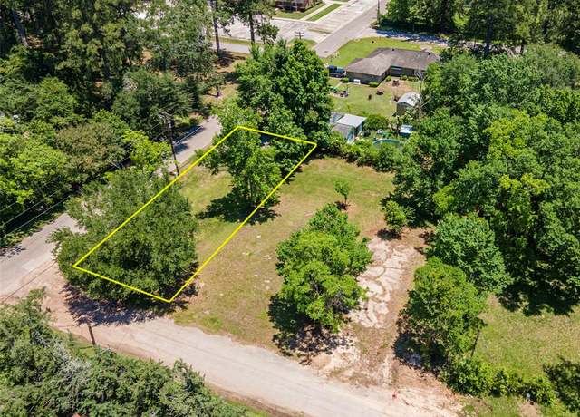 Property at 1002 Southline St, Cleveland, TX 77327