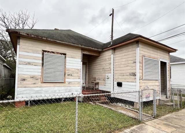 Property at 1410 35th St, Galveston, TX 77550, 2 beds, 1 bath