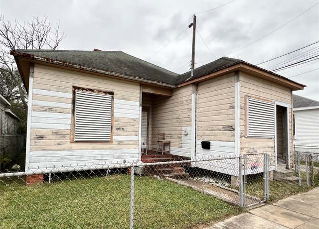 Property at 1410 35th St, Galveston, TX 77550, 2 beds, 1 bath