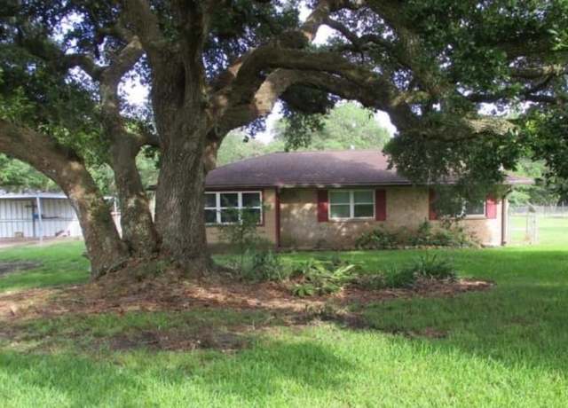 Property at 4015 County Road 450 Rd, West Columbia, TX 77486, 4 beds, 2 baths