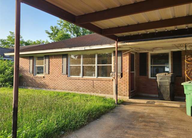 Property at 4601 W 43rd St, Houston, TX 77092, 4 beds, 2 baths