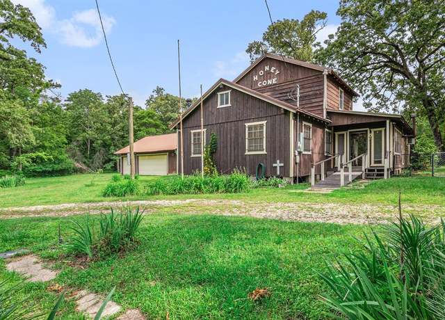 Property at 189 Lake Livingston Blvd, Livingston, TX 77351, 3 beds, 1.5 baths