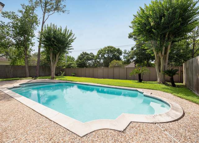 Property at 607 Oak Harbor Dr, Houston, TX 77062, 4 beds, 2.5 baths