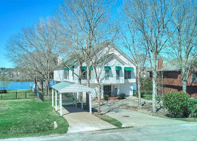Property at 1103 N Hunting Tower Run, Conroe, TX 77316, 3 beds, 3.5 baths