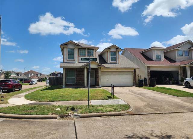 Property at 15014 Middle Oaks Blvd, Houston, TX 77082, 3 beds, 2.5 baths