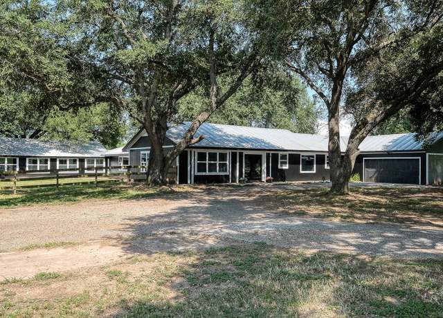 Property at 20515 Kickapoo Rd, Waller, TX 77484, 6 beds, 7.5 baths