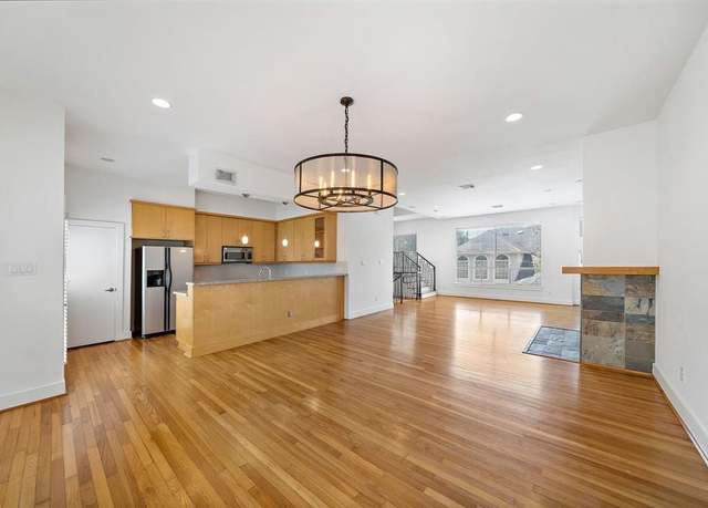 Property at 4707 Caroline St, Houston, TX 77004, 3 beds, 3.5 baths