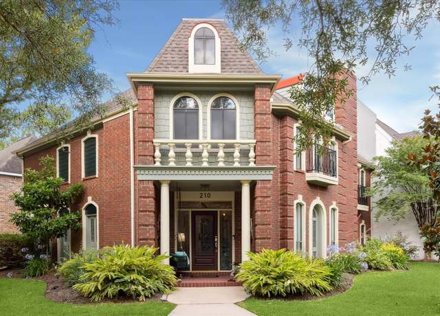 Property at 210 Victoria Way, Friendswood, TX 77546, 3 beds, 2.5 baths