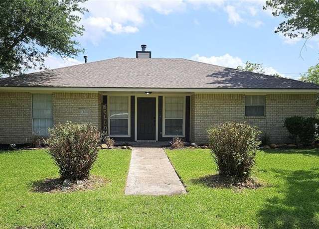 Property at 2402 Heather St, Highlands, TX 77562, 3 beds, 2 baths