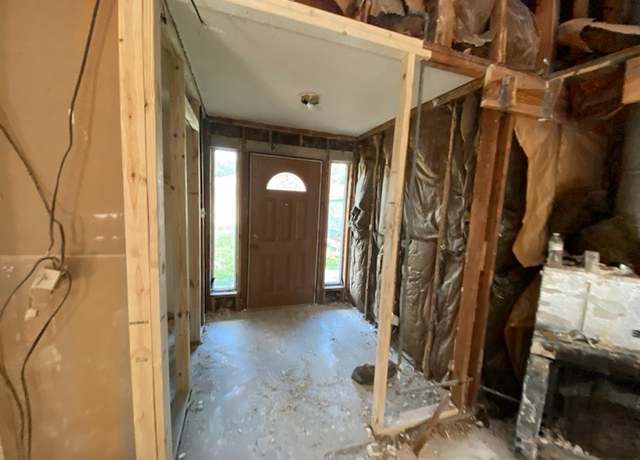 Property at 1611 Oakbury Dr, Missouri City, TX 77489, 3 beds, 2 baths