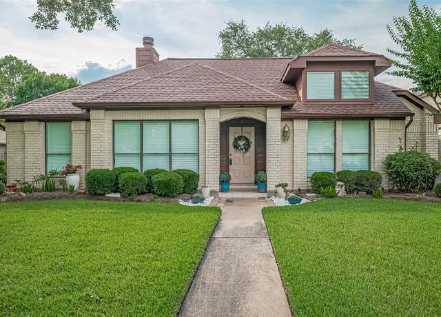Property at 334 Swords Bnd, Stafford, TX 77477, 3 beds, 2 baths