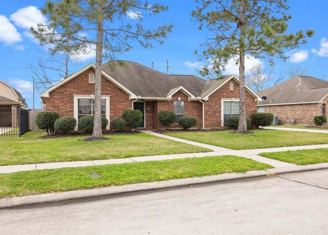 Property at 2810 Brahman Dr, Manvel, TX 77578, 3 beds, 2 baths
