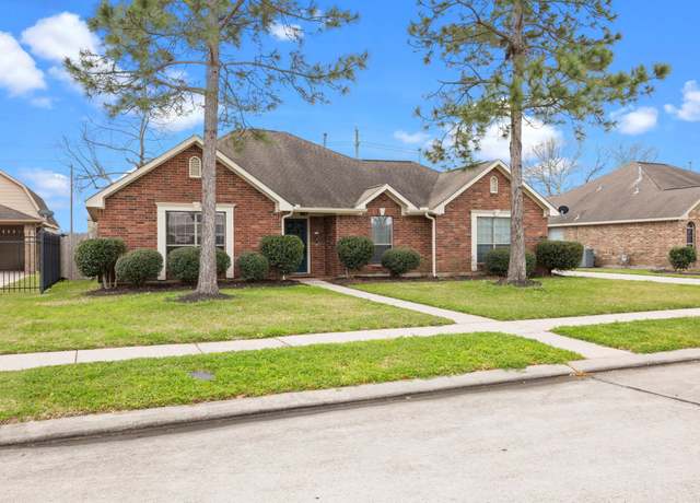 Property at 2810 Brahman Dr, Manvel, TX 77578, 3 beds, 2 baths
