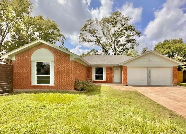 Property at 1103 Saddle Rock Dr, Houston, TX 77088, 3 beds, 2 baths