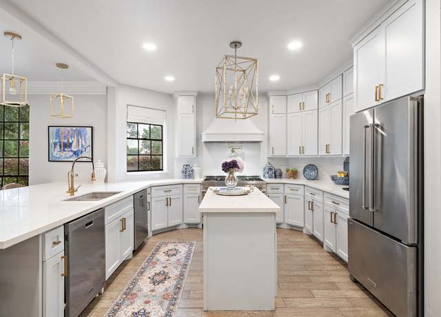 Property at 32743 Weybridge St, Fulshear, TX 77441, 5 beds, 4.5 baths