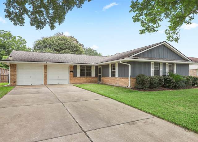 Property at 2004 Ivie Lee St, Baytown, TX 77520, 3 beds, 2 baths