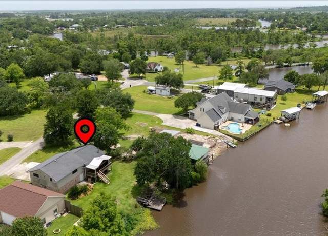 Property at 240 Berwick Dr, Bridge City, TX 77611, 3 beds, 2 baths