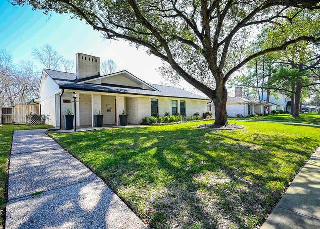 Property at 203 Blue Willow Dr, Houston, TX 77042, 3 beds, 2 baths