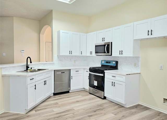 Property at 4107 Mustang Rd, Pearland, TX 77584, 3 beds, 2 baths
