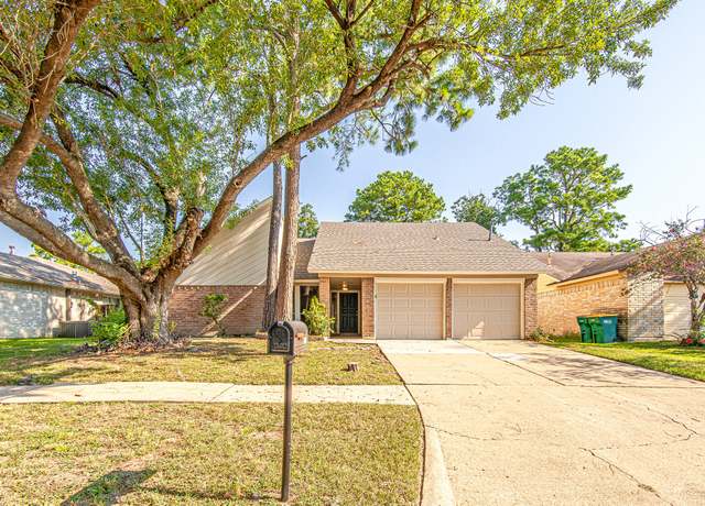 Property at 5830 Fairview Forest Dr, Houston, TX 77088, 3 beds, 2 baths