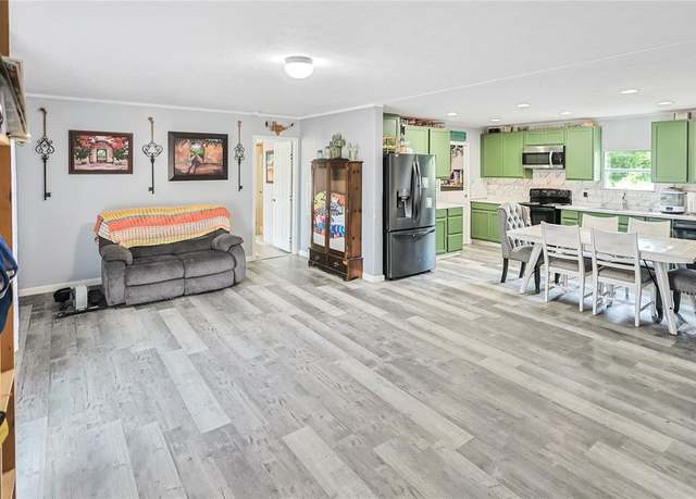 Property at 11105 32nd 1/2 St, Santa Fe, TX 77510, 5 beds, 3 baths