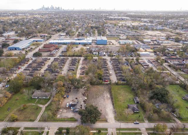 Property at 312 Walthall Dr, Houston, TX 77022