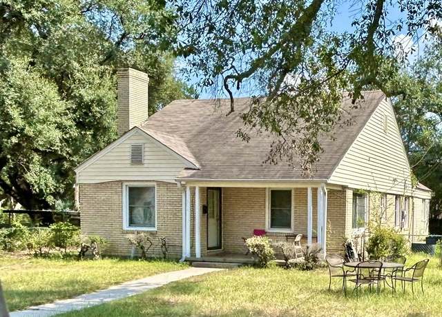 Property at 148 E Menefee St, Lufkin, TX 75901, 3 beds, 1.5 baths