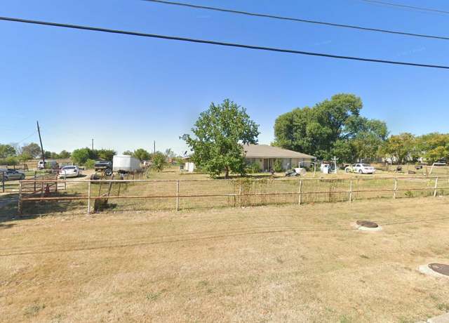 Property at 653 N Bluegrove Rd, Lancaster, TX 75146, 4 beds, 2 baths
