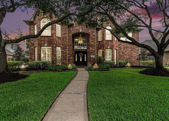Property at 15814 Lake Loop Dr, Cypress, TX 77433, 5 beds, 3.5 baths