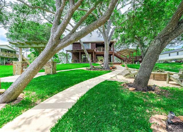 Property at 1989 Private Road 652, Sargent, TX 77414, 3 beds, 2 baths