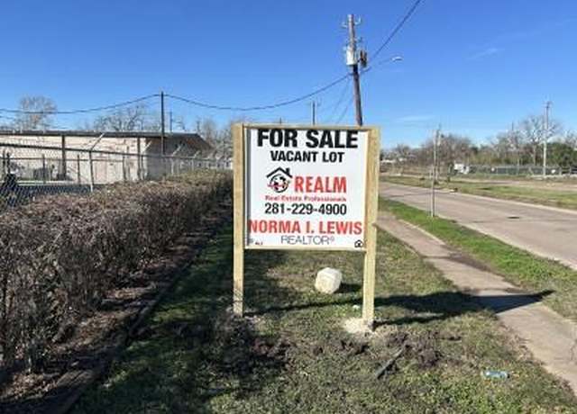 Property at 88 Berry Rd, Houston, TX 77022