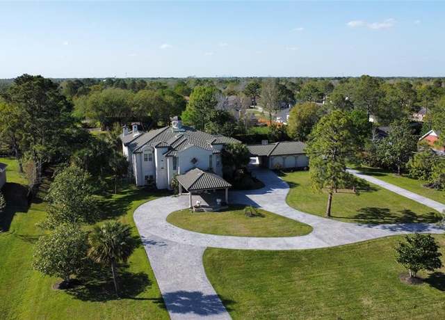 Property at 1204 Cowards Creek Dr, Friendswood, TX 77546, 5 beds, 5.5 baths