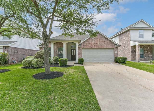 Property at 2020 Running Brook Ln, Pearland, TX 77584, 3 beds, 2 baths