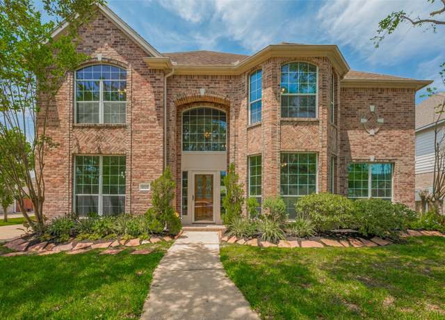 Property at 9205 Sunridge Ct, Pearland, TX 77584, 5 beds, 3.5 baths