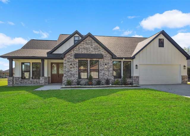 Property at 237 Crestview Dr, West Columbia, TX 77486, 3 beds, 2.5 baths