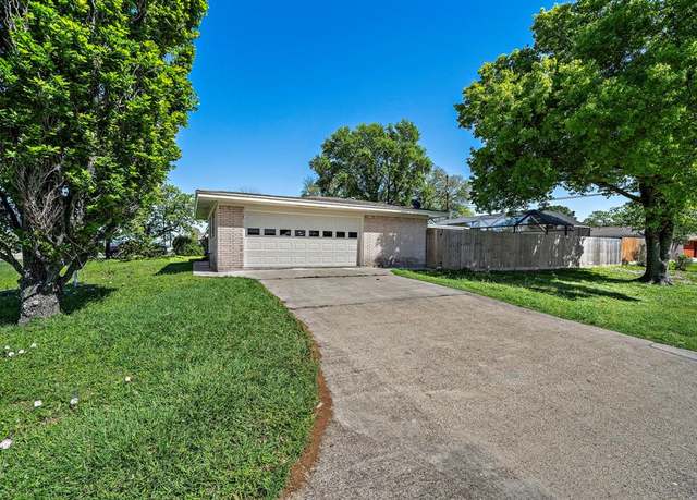 Property at 1033 25th Ave N, Texas City, TX 77590, 3 beds, 2 baths