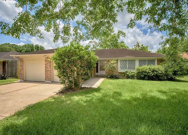 Property at 203 Fleetwood Cir, League City, TX 77573, 3 beds, 2 baths