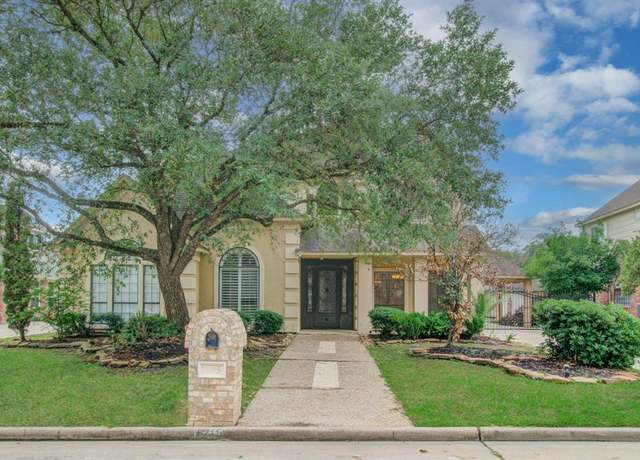 Property at 6215 Lacoste Love Ct, Spring, TX 77379, 4 beds, 3.5 baths