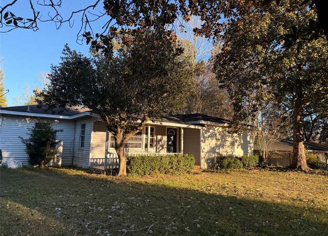 Property at 400 Birch, Woodville, TX 75979, 3 beds, 2 baths