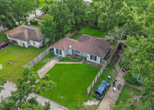 Property at 5107 Dickens Rd, Houston, TX 77021, 3 beds, 1 bath