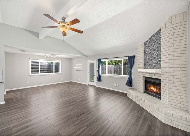 Property at 16807 Selder Dr, Friendswood, TX 77546, 3 beds, 2 baths