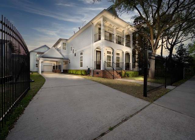 Property at 805 Columbia St, Houston, TX 77007, 4 beds, 4.5 baths