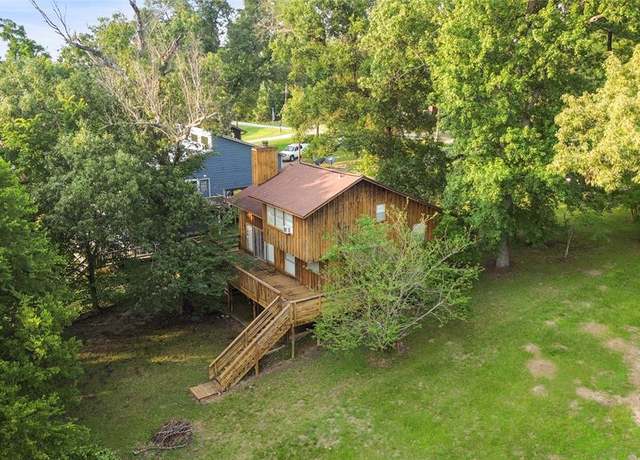 Property at 7 Lake Dr, Huntsville, TX 77320, 3 beds, 2 baths