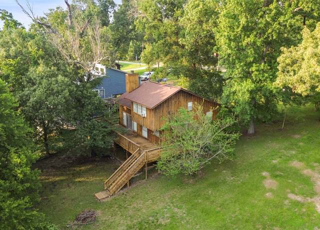 Property at 7 Lake Dr, Huntsville, TX 77320, 3 beds, 2 baths